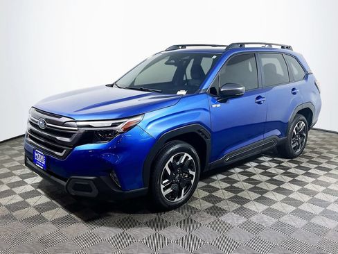 Used 2025 Subaru Forester Limited w/ Popular Package AWD/4WD image 3