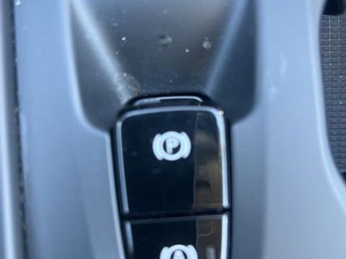 Used 2025 Volvo XC40 B5 Core image 34