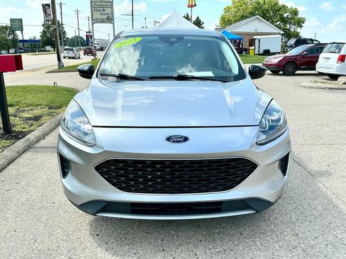 Used 2022 Ford Escape SE w/ Convenience Package FWD image 2