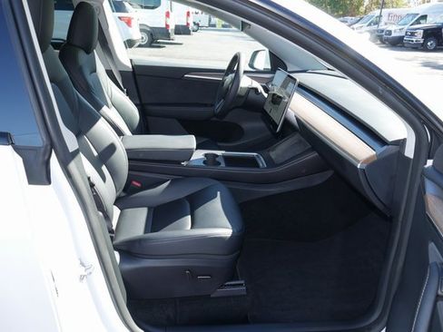 Used 2025 Tesla Model Y Long Range image 25