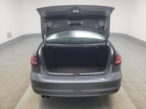 Used 2017 Volkswagen Jetta SE FWD image 29
