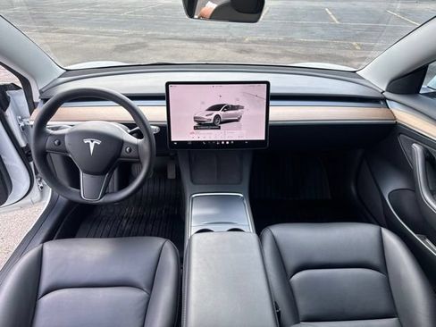 Used 2023 Tesla Model 3 Standard Range RWD image 12