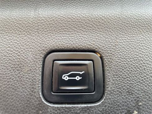 Used 2022 Buick Enclave Premium w/ Experience Buick Package image 8