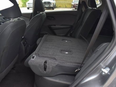 Used 2023 Nissan Rogue S image 21