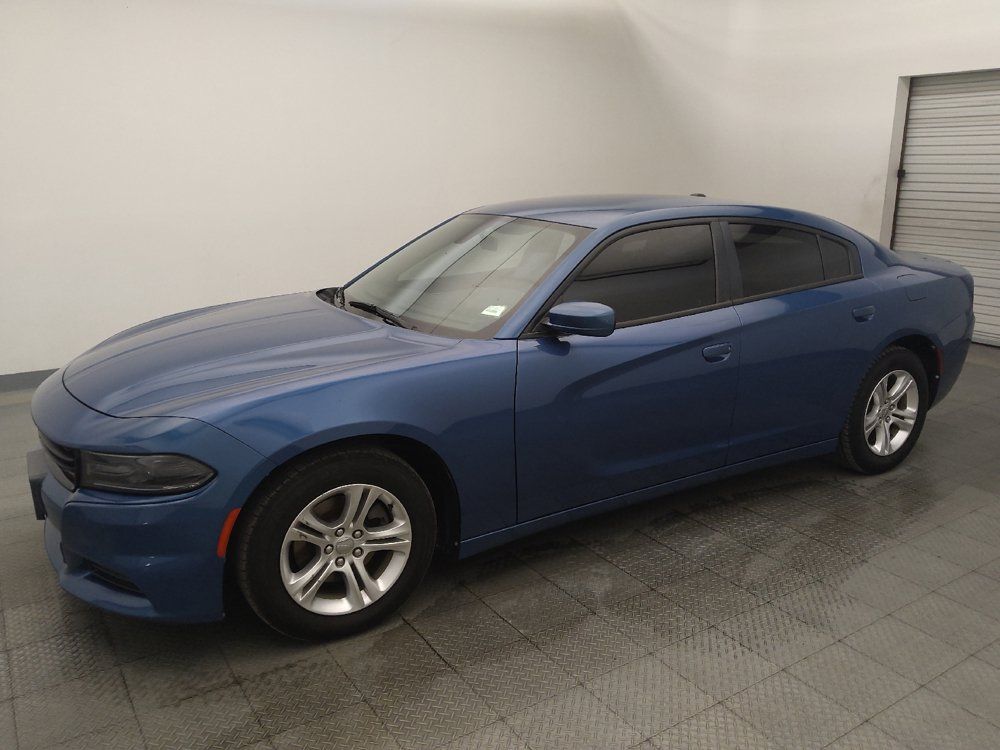 Used 2020 Dodge Charger SXT RWD image 2