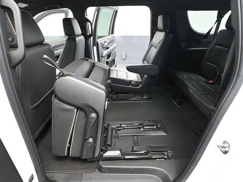 Used 2023 Chevrolet Suburban Premier image 46