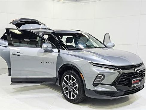 Used 2025 Chevrolet Blazer RS FWD image 29
