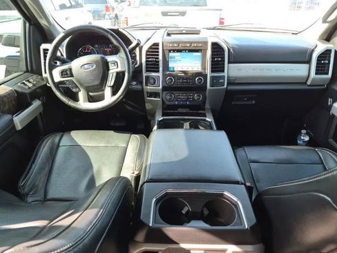 Used 2019 Ford F350 Lariat w/ Lariat Ultimate Package AWD/4WD image 4
