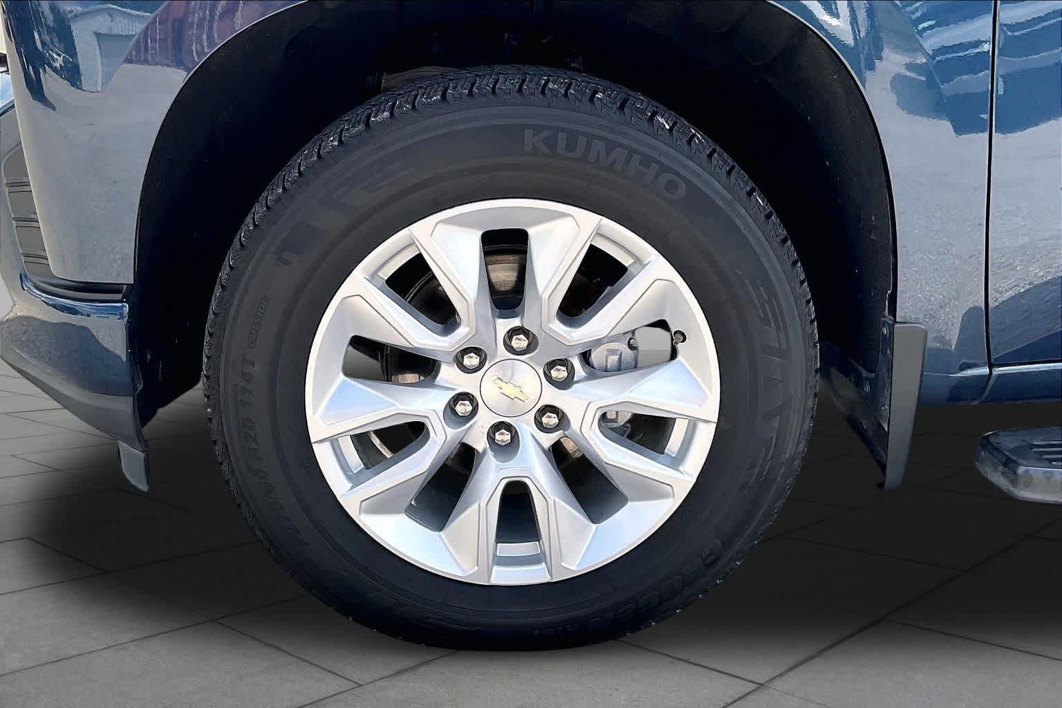 Used 2020 Chevrolet Silverado 1500 Custom w/ Custom Value Package RWD image 10