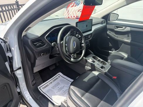 Used 2025 Ford Escape Platinum AWD/4WD image 4