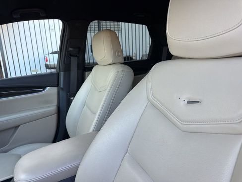 Used 2018 Cadillac XT5 AWD image 8