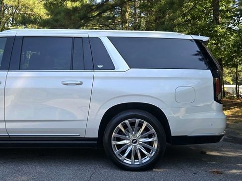 Used 2022 Cadillac Escalade ESV Premium Luxury w/ Performance Package image 7