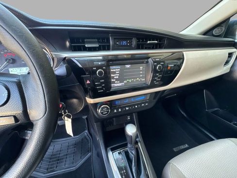 Used 2015 Toyota Corolla LE FWD image 76