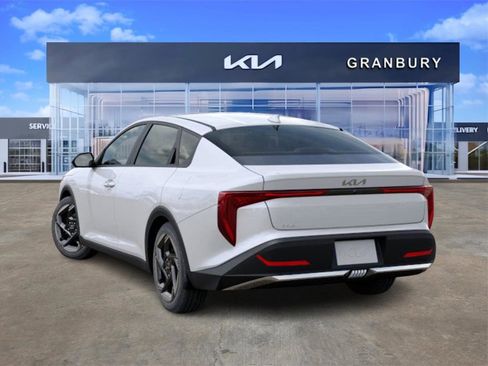 New 2025 Kia K4 EX image 5