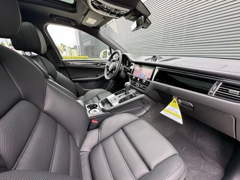 Used 2026 Porsche Macan S AWD/4WD image 40