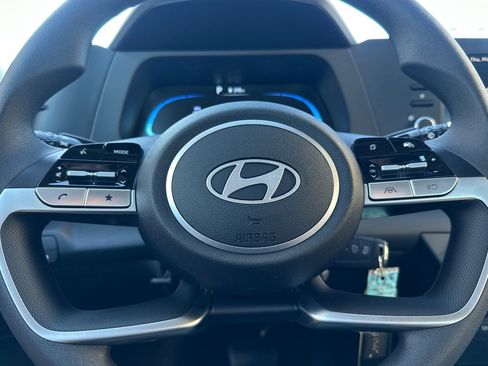 Certified 2026 Hyundai Elantra SE image 24