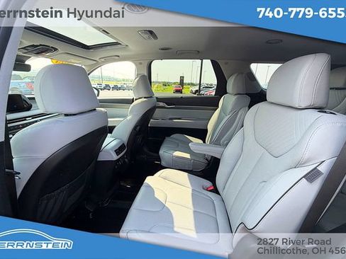 Used 2024 Hyundai Palisade SEL w/ Premium Package AWD/4WD image 11