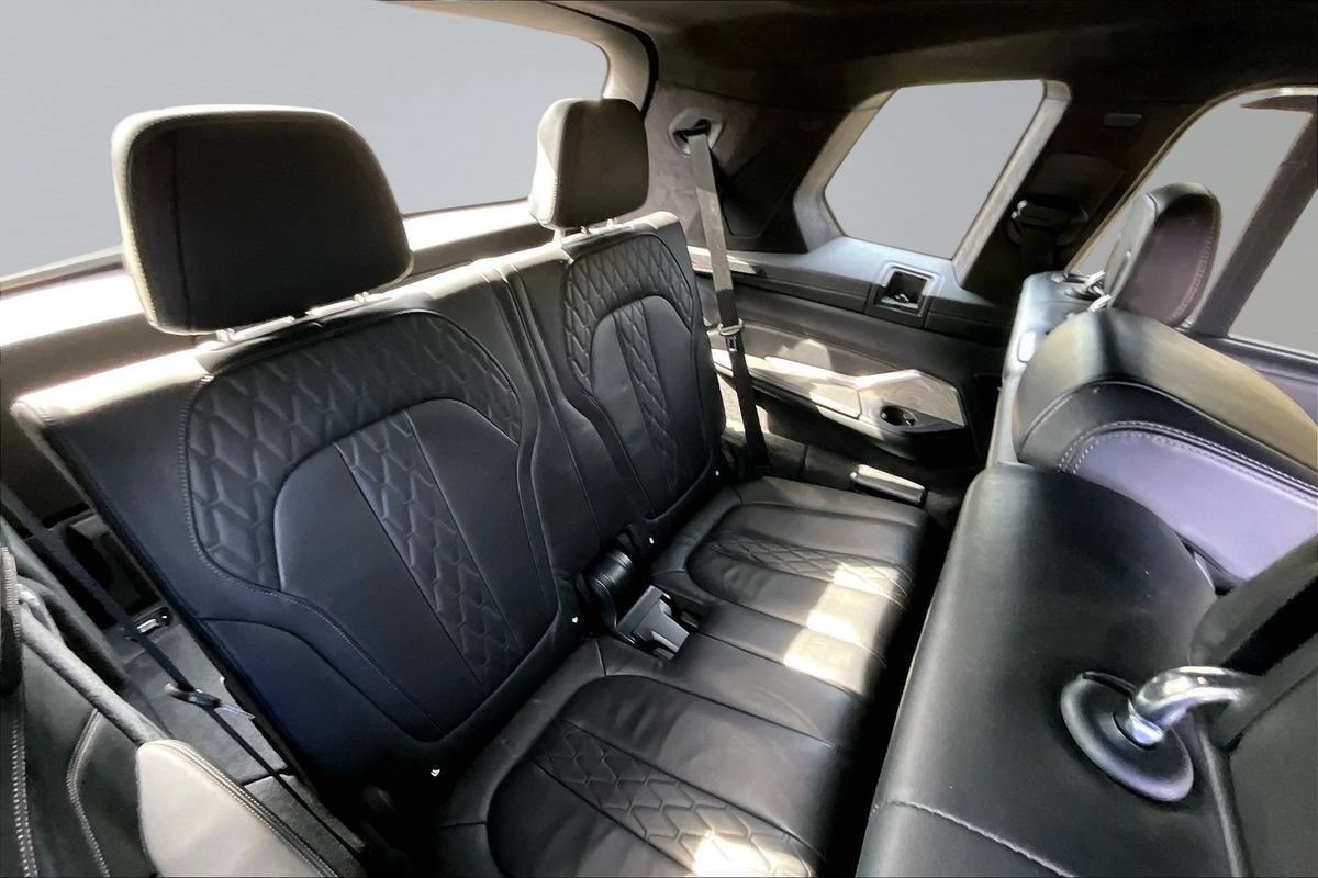 Used 2019 BMW X7 xDrive50i w/ M Sport Package AWD/4WD image 15