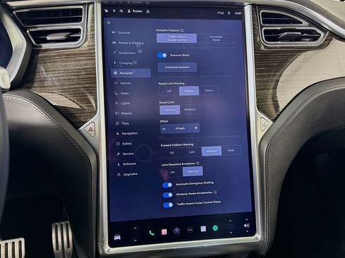 Used 2016 Tesla Model X P90D image 14