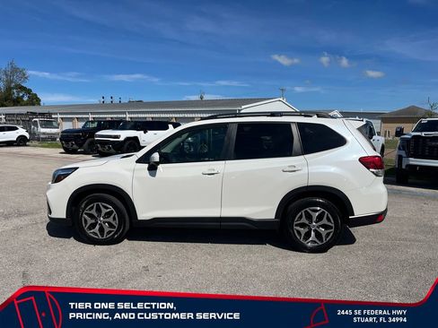 Used 2020 Subaru Forester Premium AWD/4WD image 4