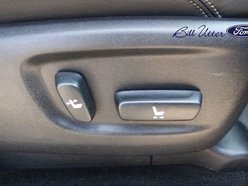 Used 2016 Toyota 4Runner SR5 image 12