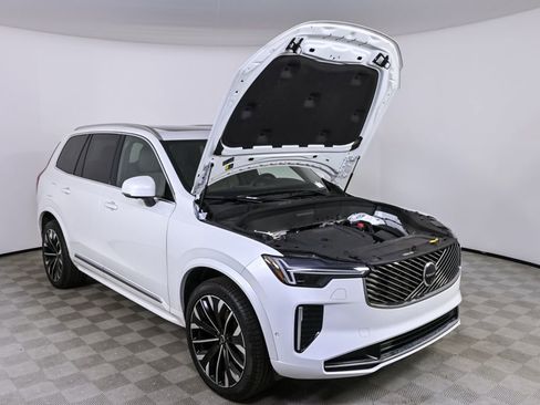 Certified 2025 Volvo XC90 B6 Plus AWD/4WD image 37