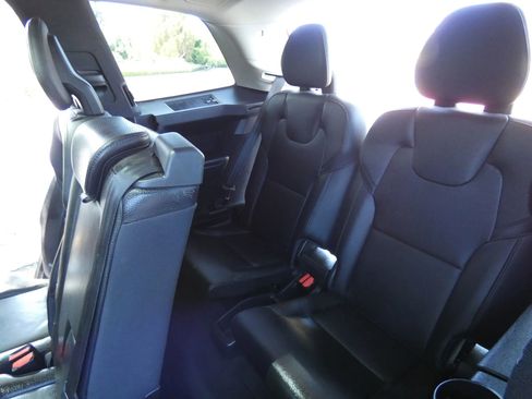 Used 2018 Volvo XC90 T6 Momentum w/ Convenience Package image 44