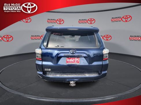 Used 2020 Toyota 4Runner SR5 AWD/4WD image 7