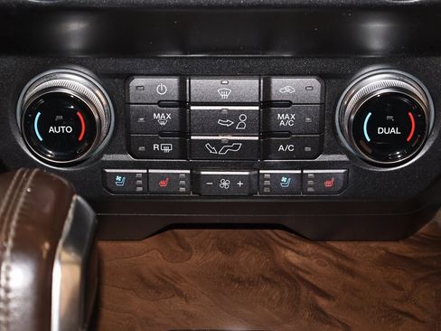 Certified 2019 Ford F150 Limited w/ Trailer Tow Package image 33