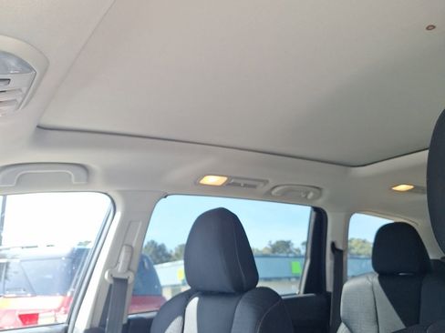 Used 2019 Subaru Ascent Premium image 14