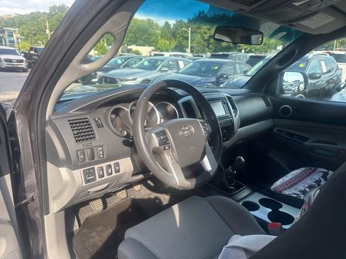 Used 2014 Toyota Tacoma 4x4 Double Cab w/ TRD Sport Package image 17