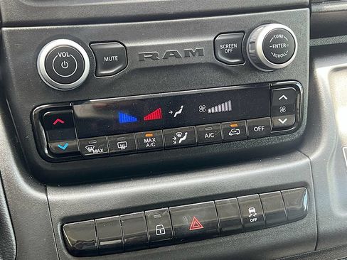 Used 2024 RAM ProMaster 2500 w/ Convenience Group FWD image 15