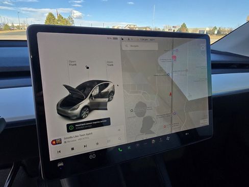 Used 2021 Tesla Model Y Long Range image 19
