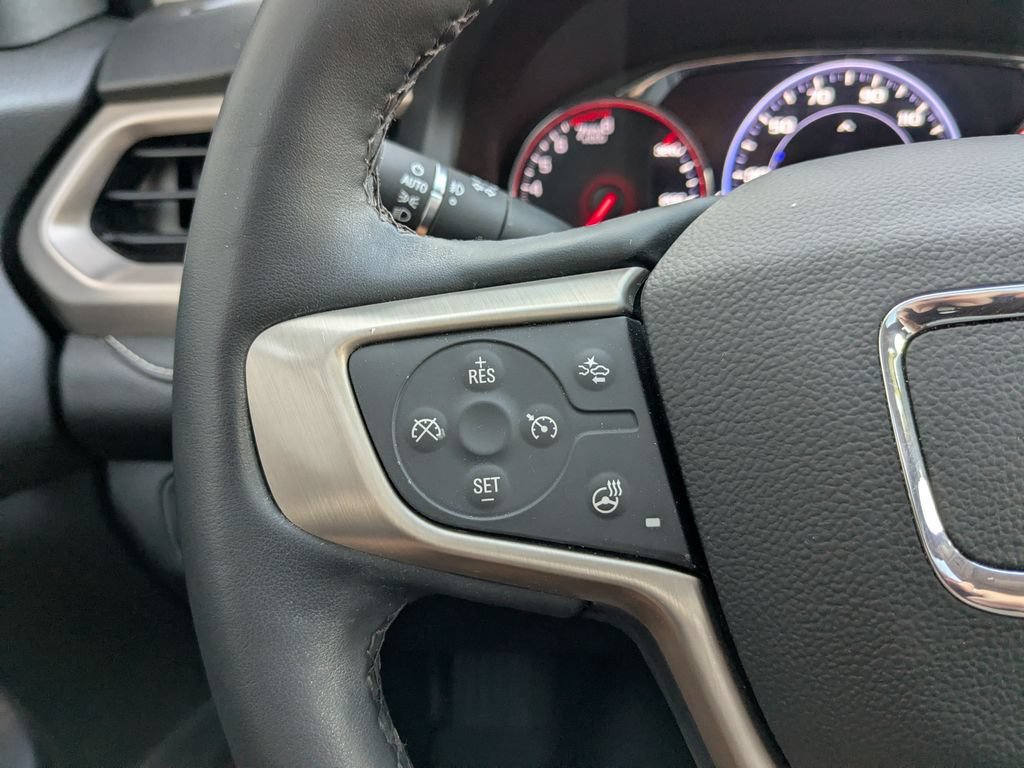 Used 2023 GMC Acadia Denali w/ Denali Ultimate Package AWD/4WD image 7