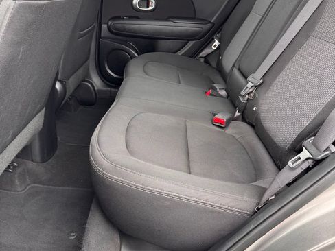 Used 2018 Kia Soul + FWD image 10