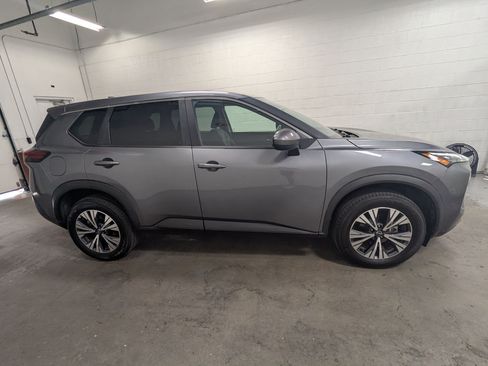 Used 2023 Nissan Rogue SV AWD/4WD image 3