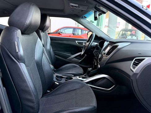 Used 2014 Hyundai Veloster w/ Style Package 02 image 18