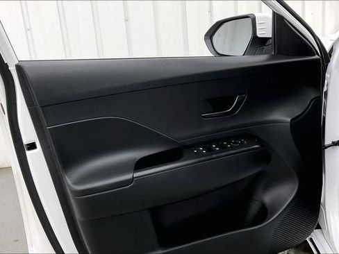 Certified 2024 Hyundai Kona SE image 20