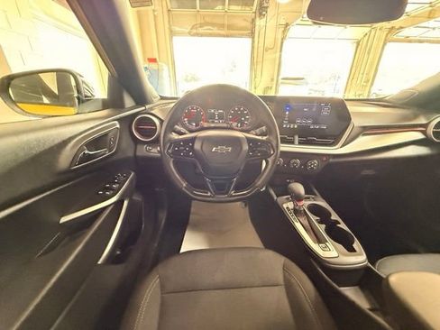 Used 2024 Chevrolet Trax RS w/ Driver Confidence Package FWD image 19
