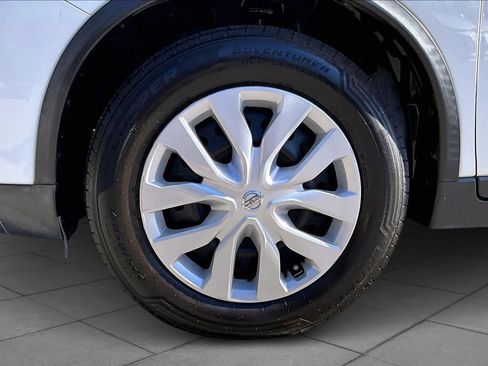 Used 2015 Nissan Rogue S image 10