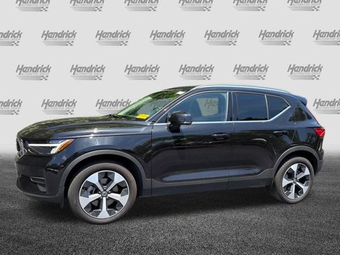 Used 2025 Volvo XC40 B5 Core AWD/4WD image 8