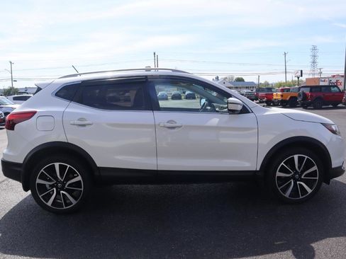 Used 2018 Nissan Rogue Sport SL w/ SL Premium Package AWD/4WD image 6