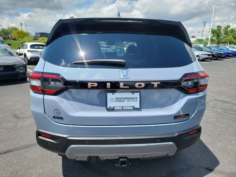 New 2026 Honda Pilot TrailSport image 8