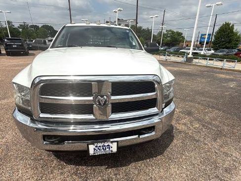 Used 2018 RAM 3500 SLT AWD/4WD image 18