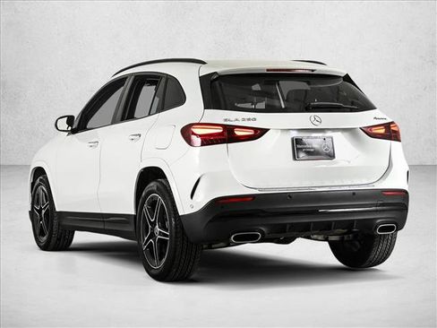 Used 2025 Mercedes-Benz GLA 250 4MATIC image 8