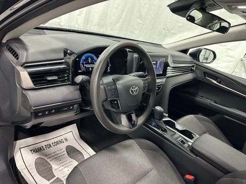 Used 2025 Toyota Camry LE image 15