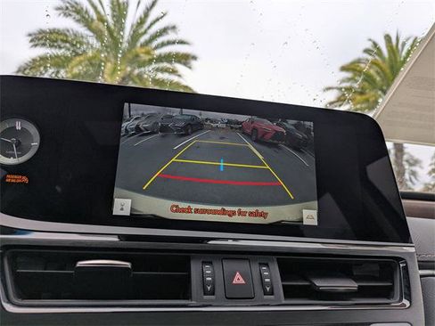 Certified 2025 Lexus ES 300h w/ Premium Package image 21