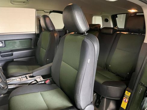 Used 2011 Toyota FJ Cruiser 4WD w/ Trail Teams Special Edition image 13