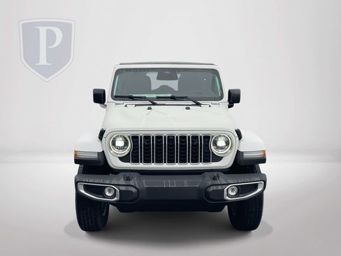 New 2026 Jeep Wrangler Unlimited Sahara AWD/4WD image 3