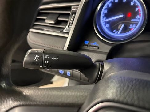 Used 2019 Toyota Camry LE image 17